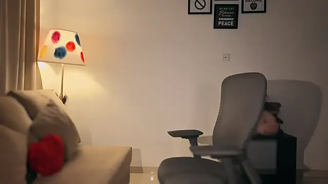 Snapshot of LushRitu chatting on 02.16.25 LushRitu online show from 02.16.25