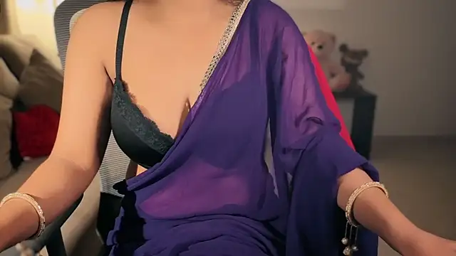 Snapshot of LushRitu chatting on 02.19.25 LushRitu online show from 02.19.25