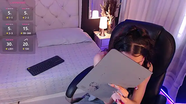 LiaVillalobos online show from 10.20.25