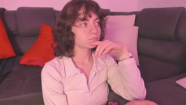 Snapshot of Agathaks chatting on 03.22.25 Agathaks online show from 03.22.25