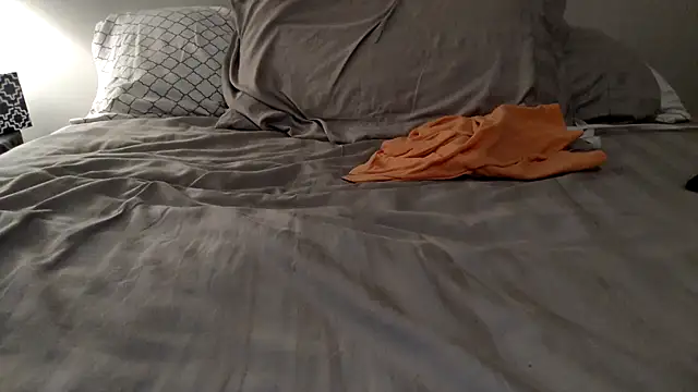 Snapshot of crisgrey222 chatting on 12.20.24 crisgrey222 online show from 12.20.24