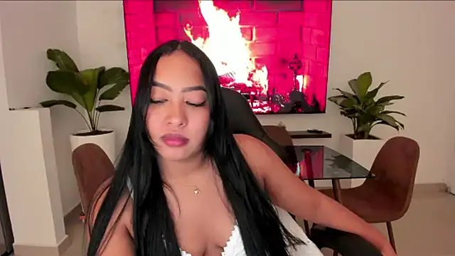 Snapshot of brunetenikole02 chatting on 02.28.26 brunetenikole02 online show from 02.28.26