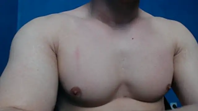 Snapshot of alex_blu chatting on 04.08.26 alex blu online show from 04.08.26