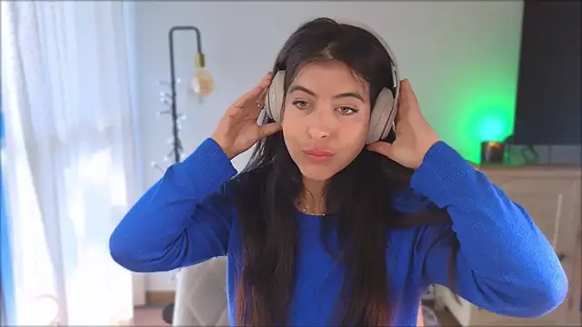 anabelcurvy online show from 12.22.24