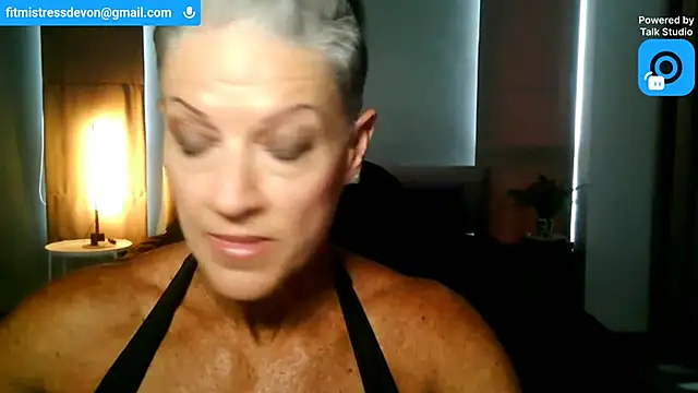 Snapshot of Devon2020 chatting on 06.17.26 Devon2020 online show from 06.17.26