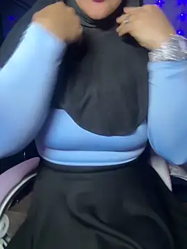 Snapshot of Jameela chatting on 09.28.25 Jameela online show from 09.28.25