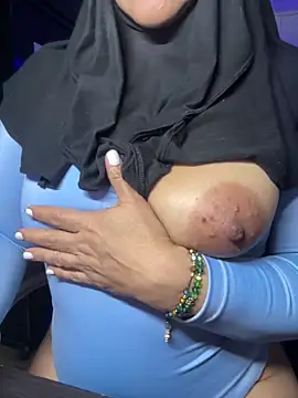 Snapshot of Jameela chatting on 10.20.25 Jameela online show from 10.20.25