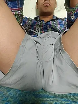 Snapshot of Nishubig chatting on 11.21.25 Nishubig online show from 11.21.25