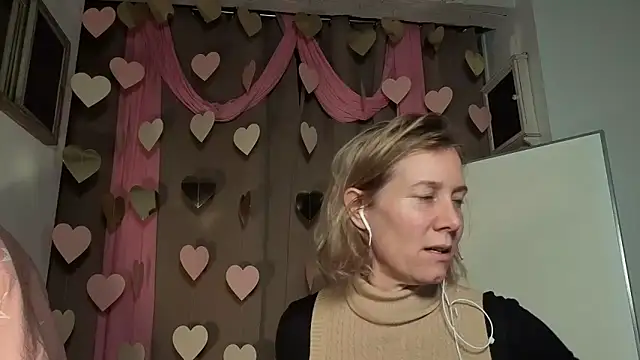 Snapshot of Lola_Belgium chatting on 02.06.26 Lola Belgium online show from 02.06.26