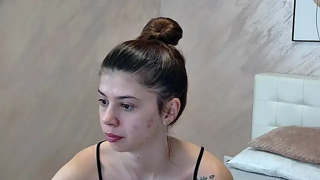 Sierra Halle online show from 02.01.25