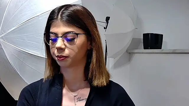 Sierra Halle online show from 02.19.25