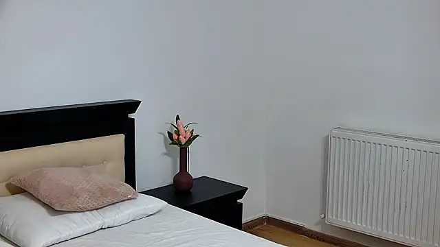 Sierra Halle online show from 03.14.25