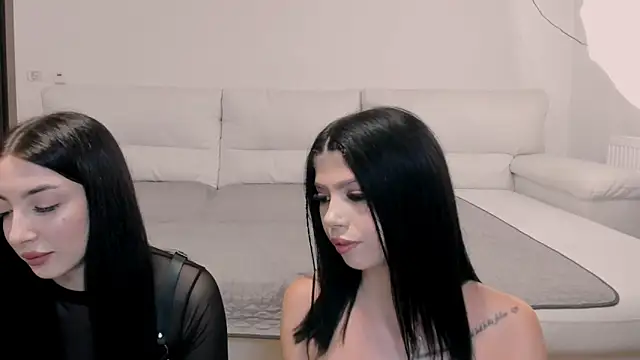 Sierra Halle online show from 10.06.25