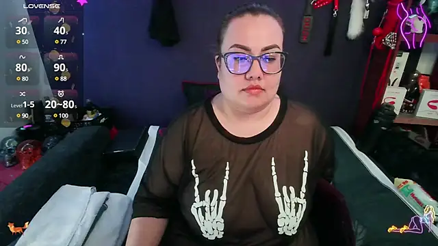 Snapshot of foxbell_lt chatting on 12.18.24 foxbell lt online show from 12.18.24