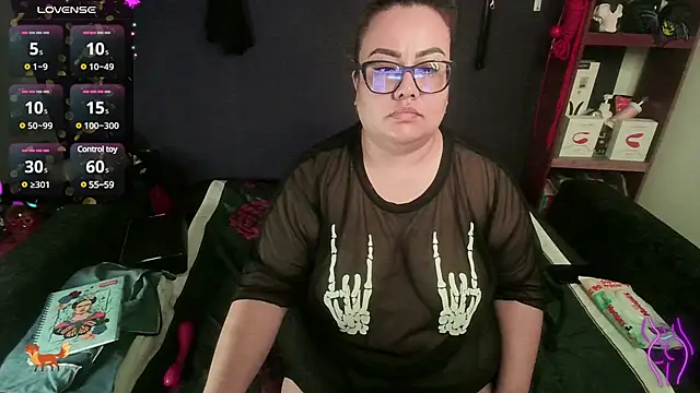 Snapshot of foxbell_lt chatting on 12.29.24 foxbell lt online show from 12.29.24