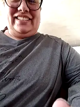 Snapshot of foxbell_lt chatting on 12.31.24 foxbell lt online show from 12.31.24