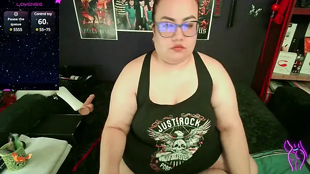 Snapshot of foxbell_lt chatting on 02.11.25 foxbell lt online show from 02.11.25