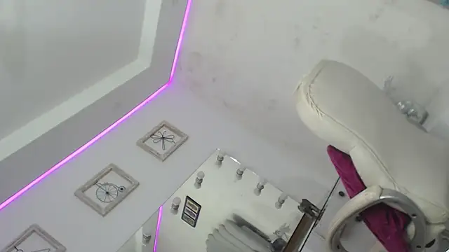 Snapshot of X6uldv8xdollxxx chatting on 12.21.24 X6uldv8xdollxxx online show from 12.21.24