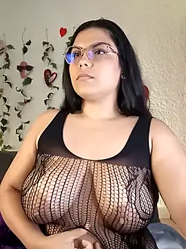 kittylu   online show from 02.24.25