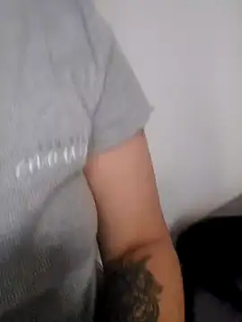 Snapshot of miaa-lee chatting on 03.07.25 miaa-lee online show from 03.07.25