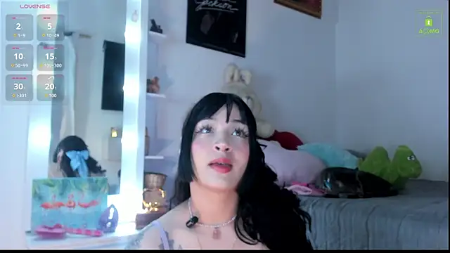 Snapshot of miaa-lee chatting on 11.06.25 miaa-lee online show from 11.06.25