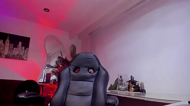 Meghan320 online show from 03.24.26