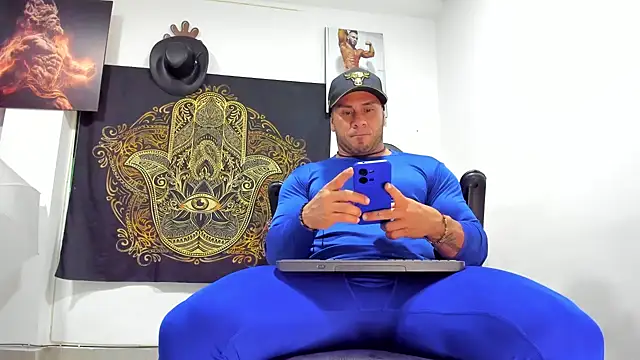 LOGAN WHITTERS01 online show from 02.18.25