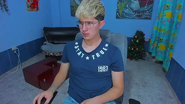 patrik 027 online show from 12.04.25