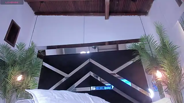 Snapshot of candy_sweet_ chatting on 01.13.25 candy sweet online show from 01.13.25