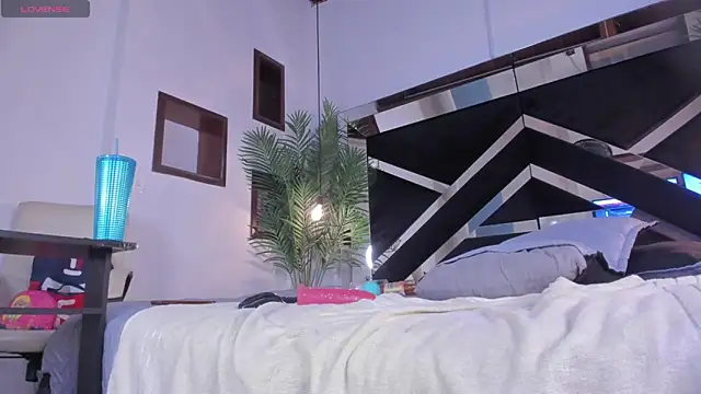 Snapshot of candy_sweet_ chatting on 01.31.25 candy sweet online show from 01.31.25