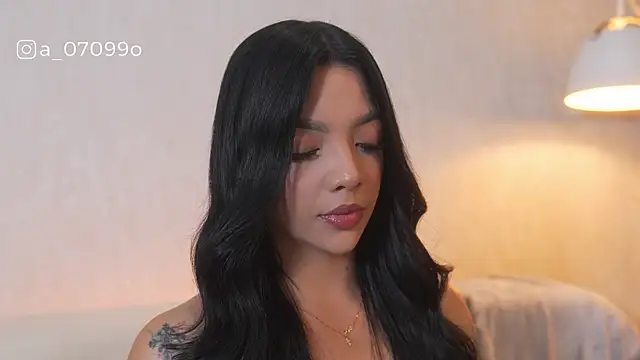 sarah hiill online show from 12.15.25