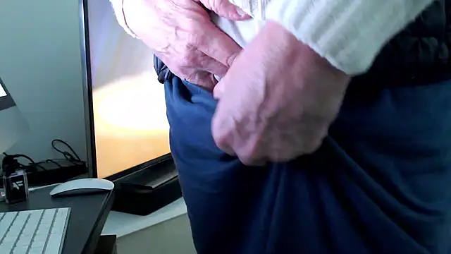 Snapshot of Unicum900 chatting on 03.14.25 Unicum900 online show from 03.14.25