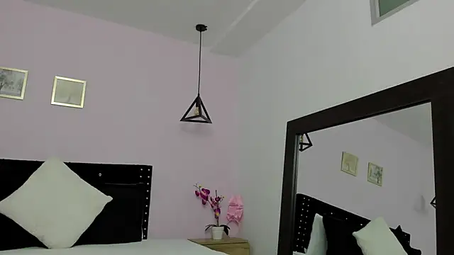 CeliWoods online show from 03.08.25