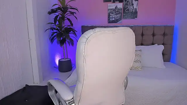 Stefhanyblow online show from 03.12.25