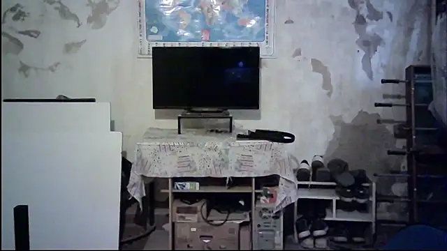 Snapshot of Emv2 chatting on 02.26.26 Emv2 online show from 02.26.26