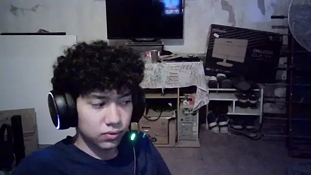 Snapshot of Emv2 chatting on 03.04.26 Emv2 online show from 03.04.26