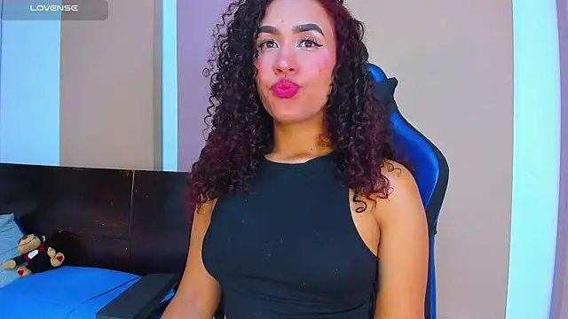 Snapshot of abbyblairs3 chatting on 11.26.25 abbyblairs3 online show from 11.26.25