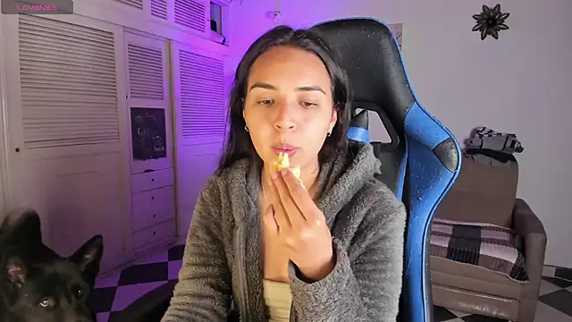 Miss Nicole online show from 01.10.25