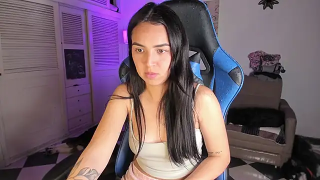 Miss Nicole online show from 01.10.25