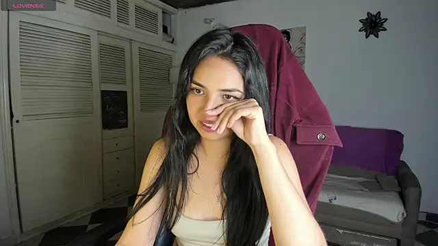 Miss Nicole online show from 01.14.25