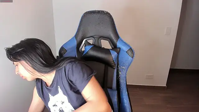 Miss Nicole online show from 10.23.25