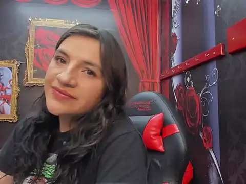 Snapshot of AmaiaDavies chatting on 12.07.24 AmaiaDavies online show from 12.07.24