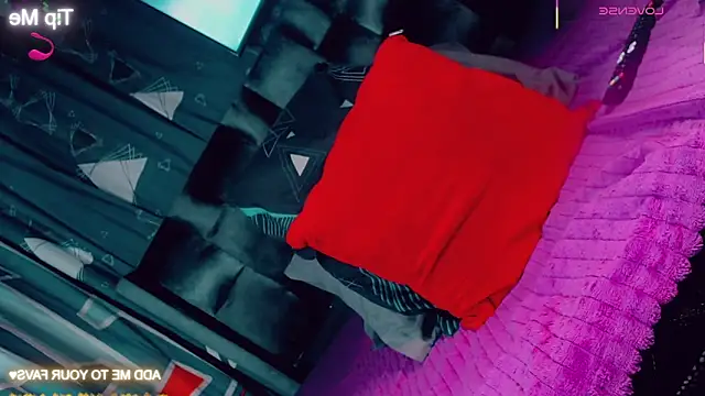 CharlotteBigCock online show from 01.16.26