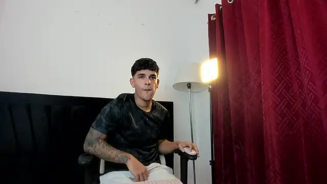 Snapshot of Evan_stoner chatting on 10.15.25 Evan stoner online show from 10.15.25