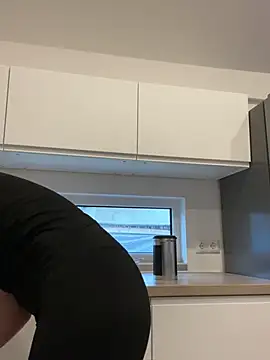 Snapshot of Suesse_Schnitte chatting on 12.10.24 Suesse Schnitte online show from 12.10.24