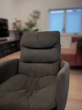 Snapshot of Suesse_Schnitte chatting on 12.16.24 Suesse Schnitte online show from 12.16.24