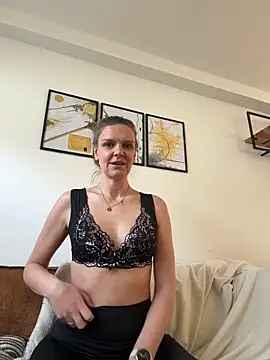 Snapshot of Suesse_Schnitte chatting on 03.10.26 Suesse Schnitte online show from 03.10.26