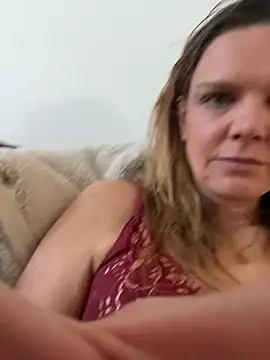 Snapshot of Suesse_Schnitte chatting on 03.11.26 Suesse Schnitte online show from 03.11.26