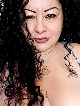 Snapshot of hazel_milf chatting on 03.03.25 hazel milf online show from 03.03.25