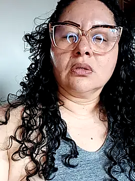 Snapshot of hazel_milf chatting on 10.19.25 hazel milf online show from 10.19.25